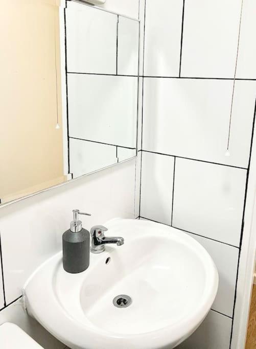 Gorgeous Flat 10 Min Walk To Stadium Free Parking London Kültér fotó